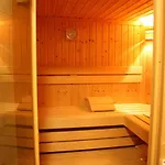 With Balcony And Sauna * 弗拉绍