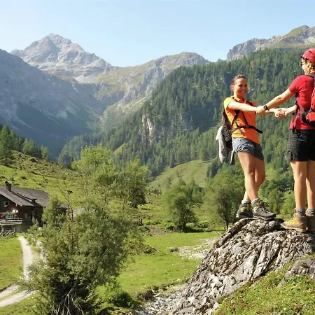 With Balcony And Sauna アパート