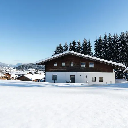 With Balcony And Sauna アパート